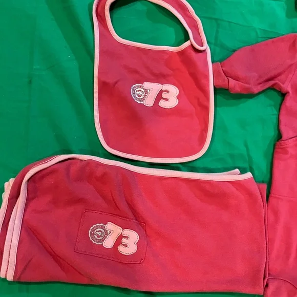 Roots Infant Set in Vibrant Pink - Picture 3 of 7